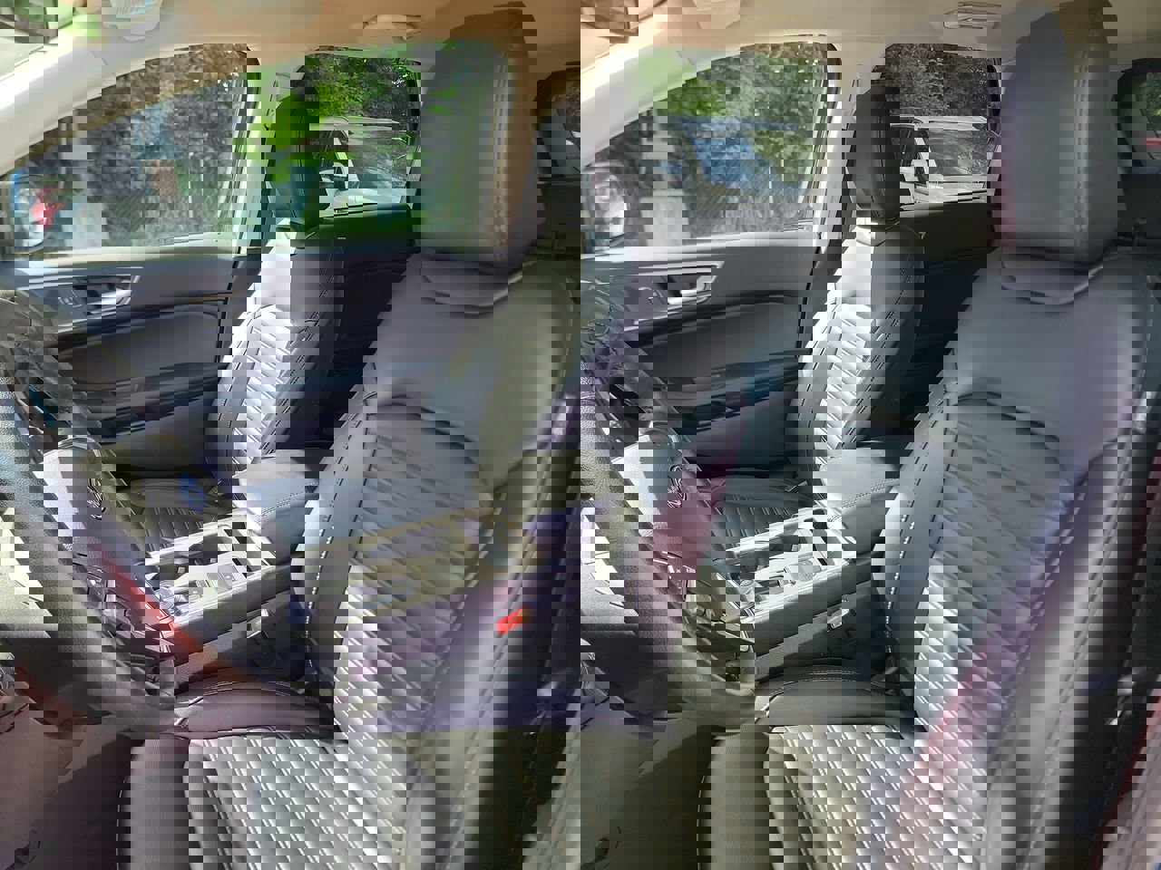 Used 2023 Ford Edge SEL image 13