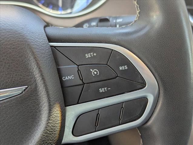 Used 2022 Chrysler Voyager LX FWD image 12