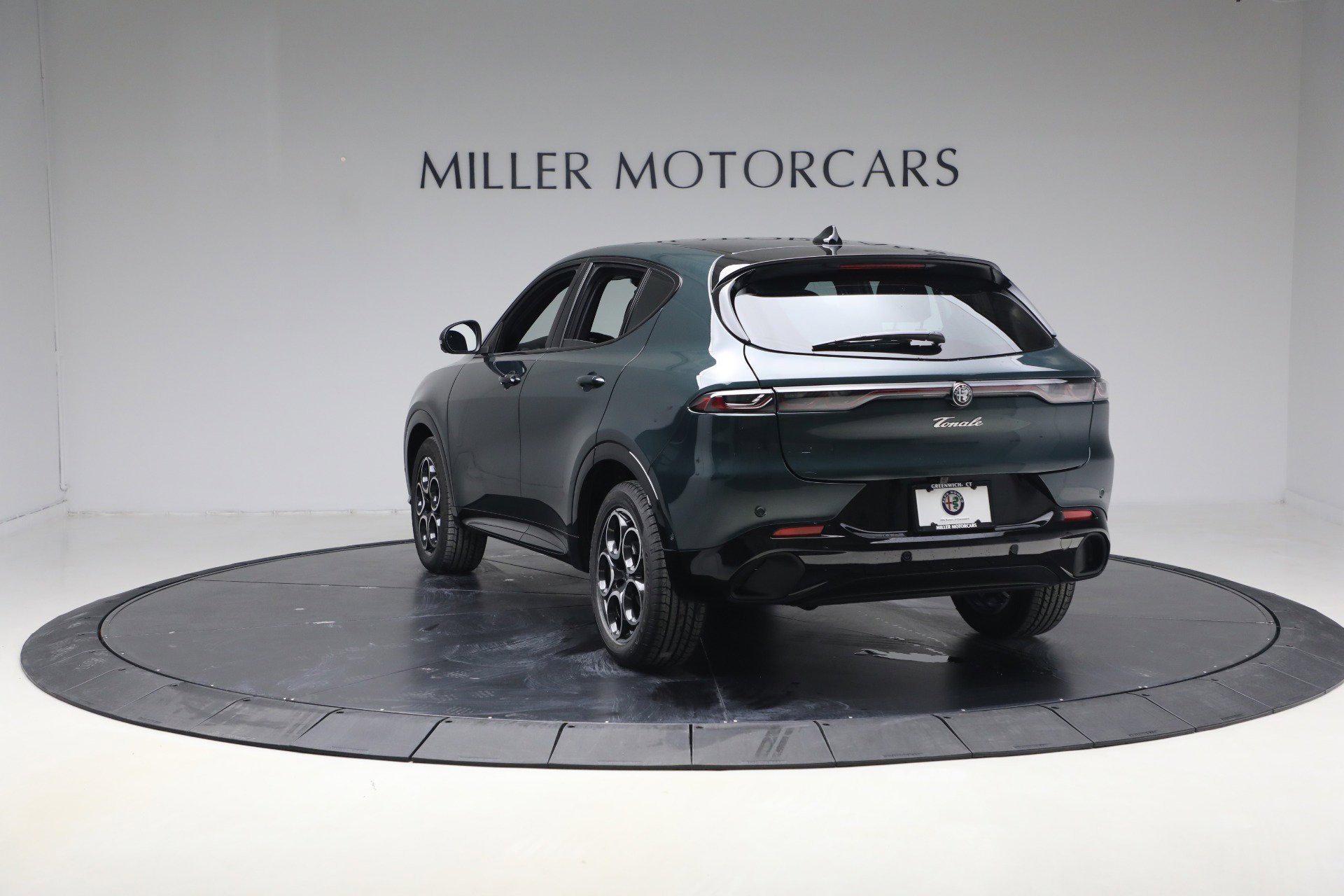 New 2026 Alfa Romeo Tonale Sprint w/ Black Premium Package AWD/4WD image 5