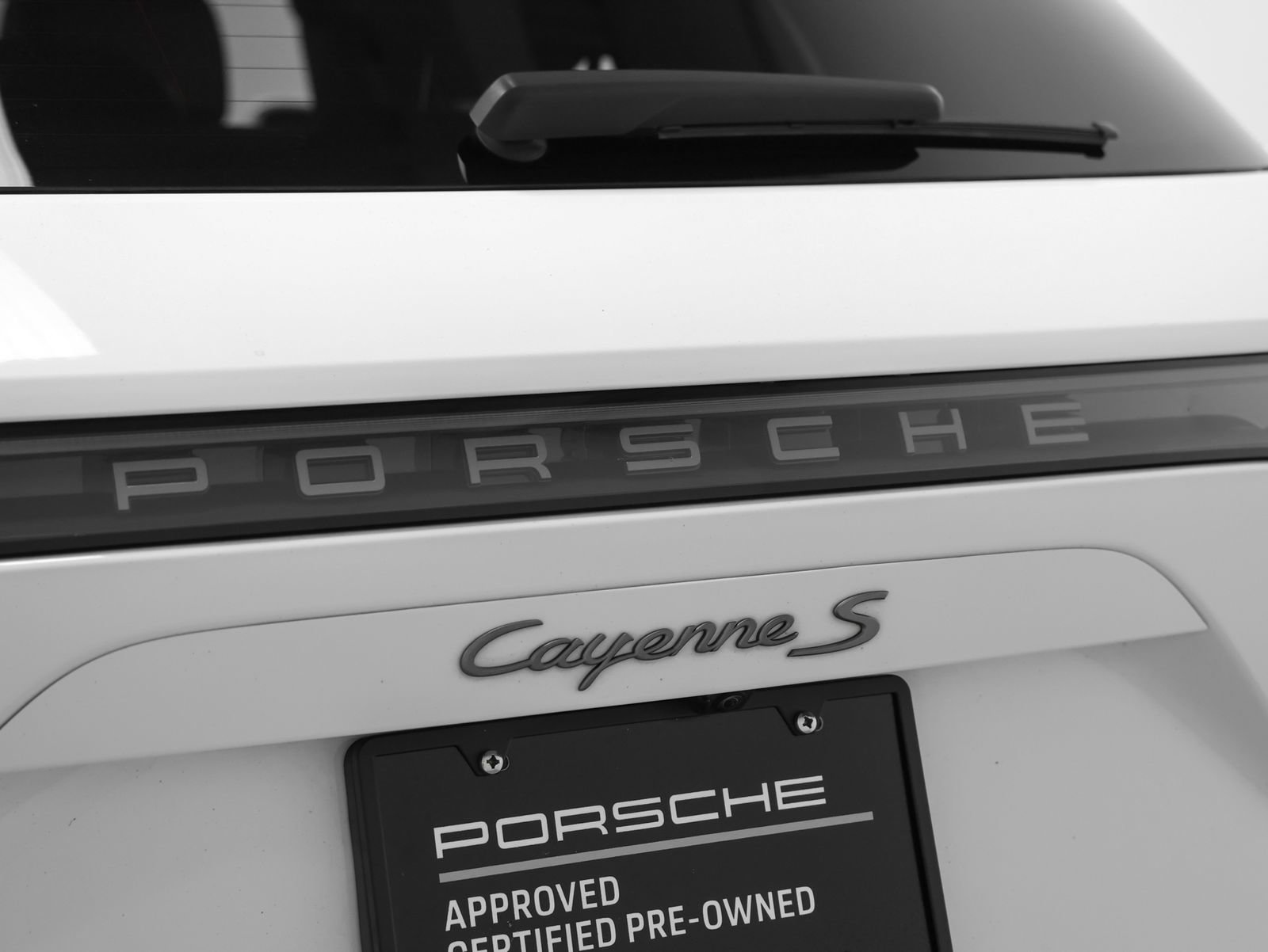 Used 2023 Porsche Cayenne S Platinum image 18