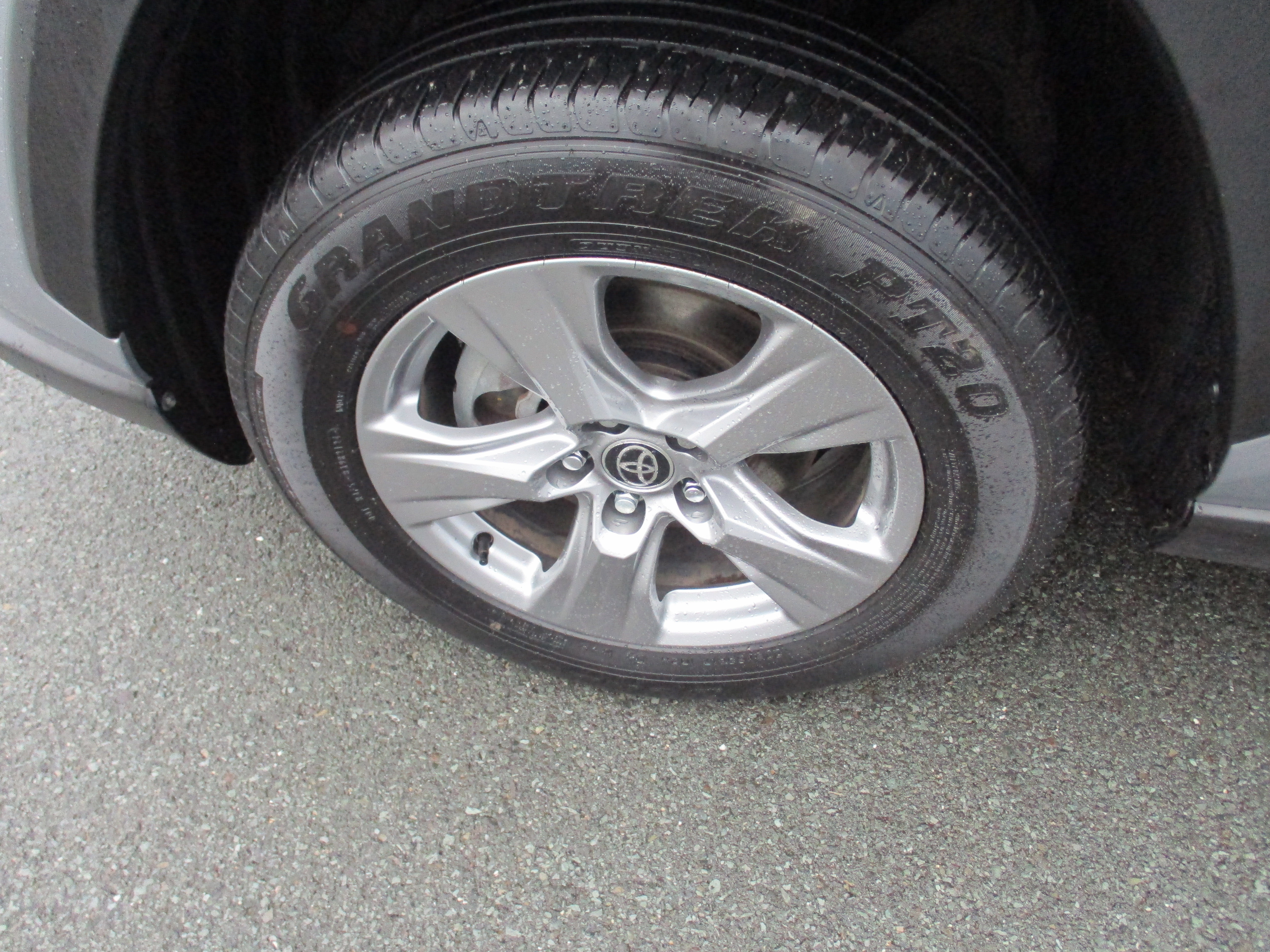 Used 2024 Toyota RAV4 XLE image 9