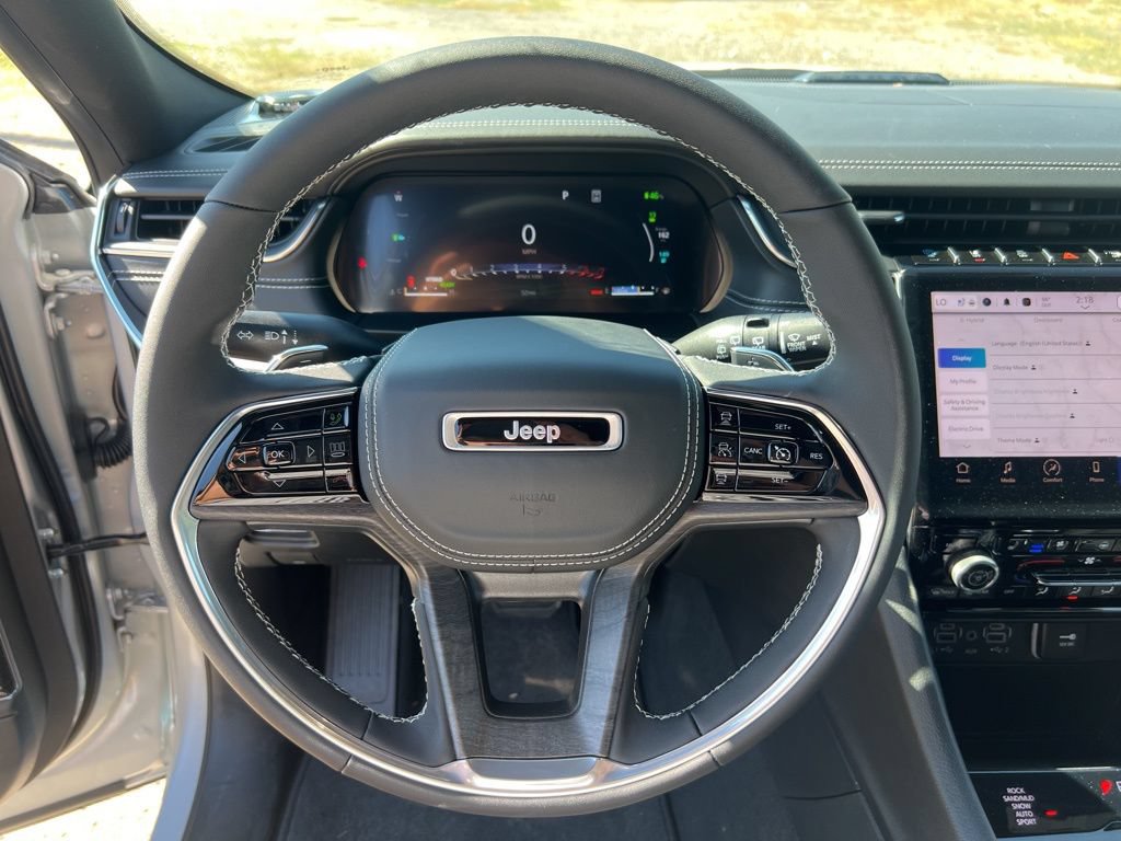 New 2024 Jeep Grand Cherokee Overland AWD/4WD image 10