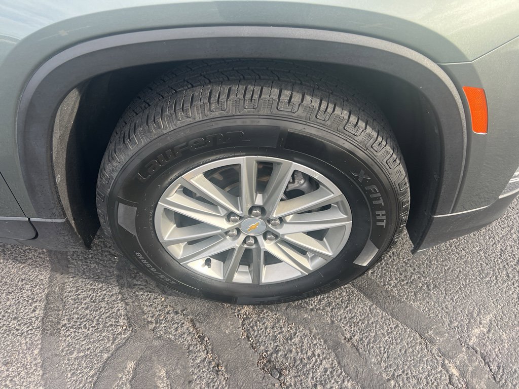 Used 2023 Chevrolet Traverse LT w/ LPO, Floor Liner Package image 2
