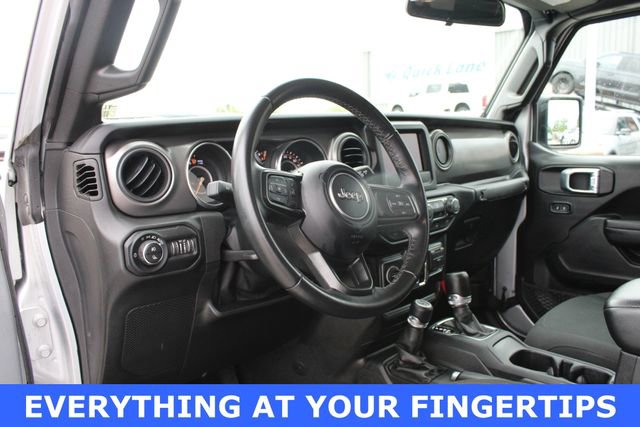 Used 2022 Jeep Gladiator Sport AWD/4WD image 2
