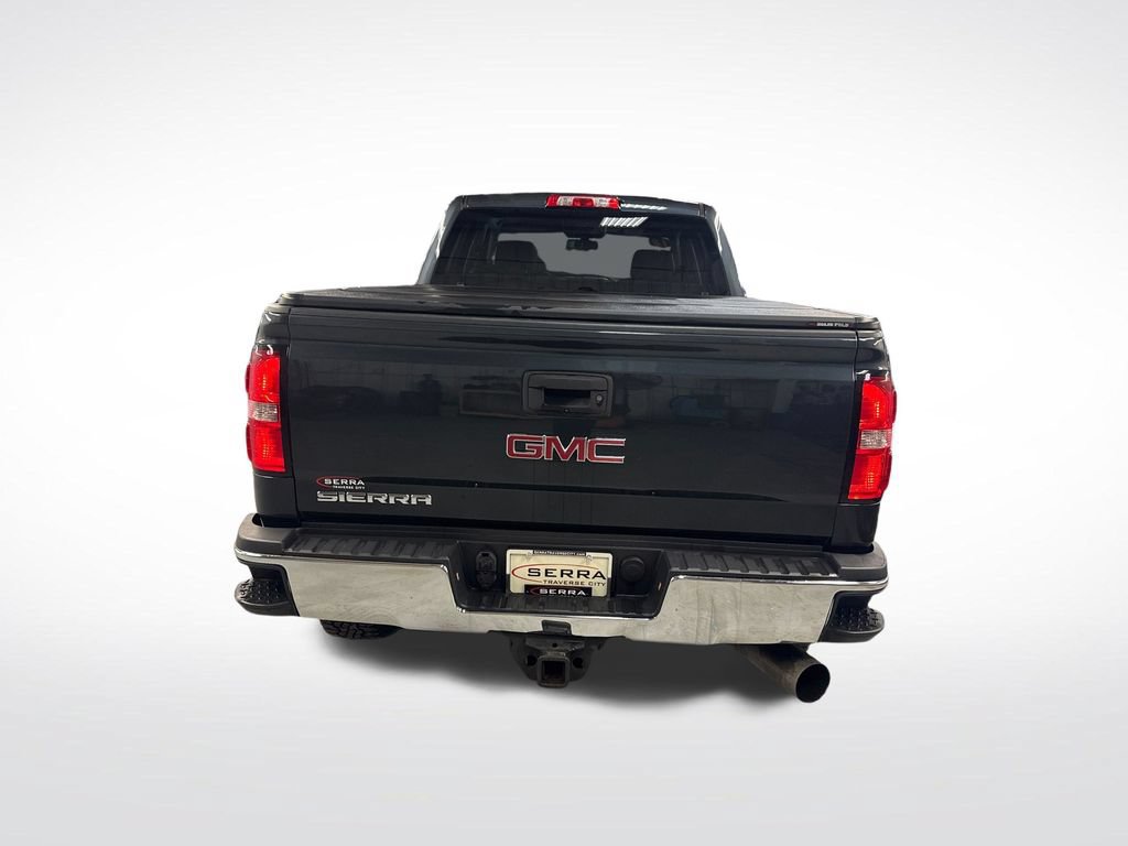 Used 2018 GMC Sierra 2500 SLE w/ SLE Preferred Package AWD/4WD image 4