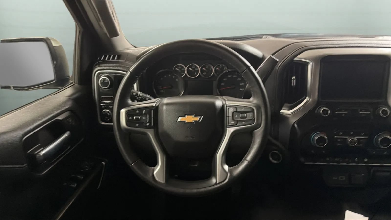 Used 2022 Chevrolet Silverado 1500 LT RWD image 10