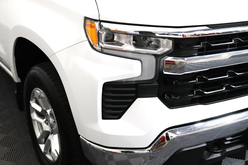 Used 2023 Chevrolet Silverado 1500 LT AWD/4WD image 9