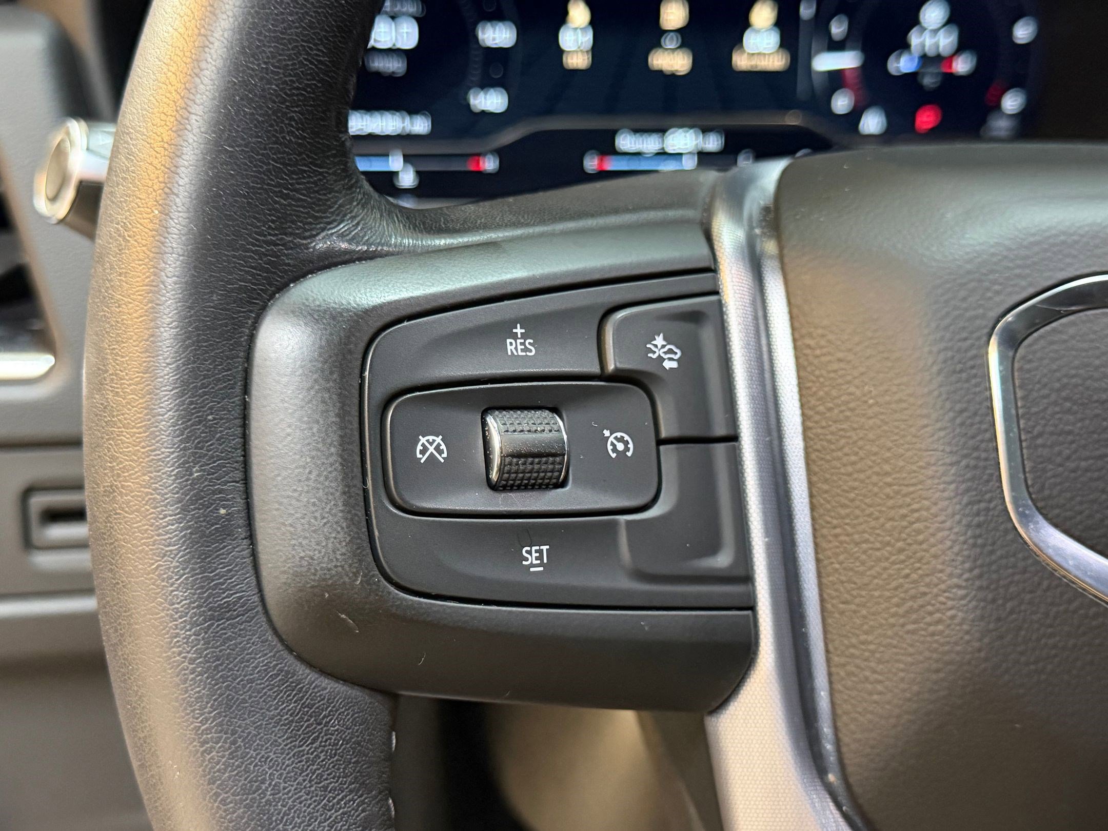 Used 2022 GMC Yukon XL SLT RWD image 16