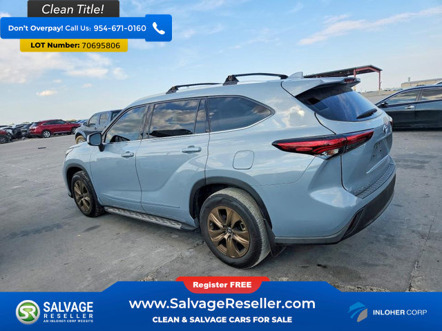 Used 2022 Toyota Highlander Bronze Edition FWD image 3