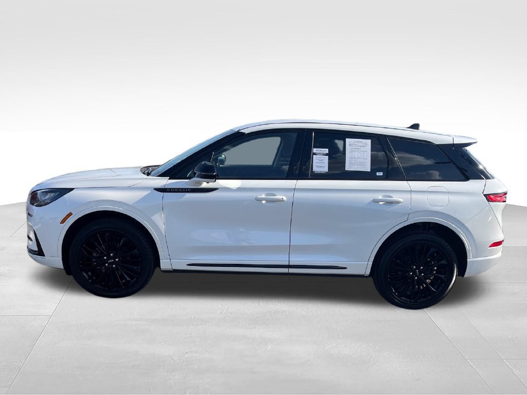 Used 2024 Lincoln Corsair AWD w/ Equipment Group 101A image 2