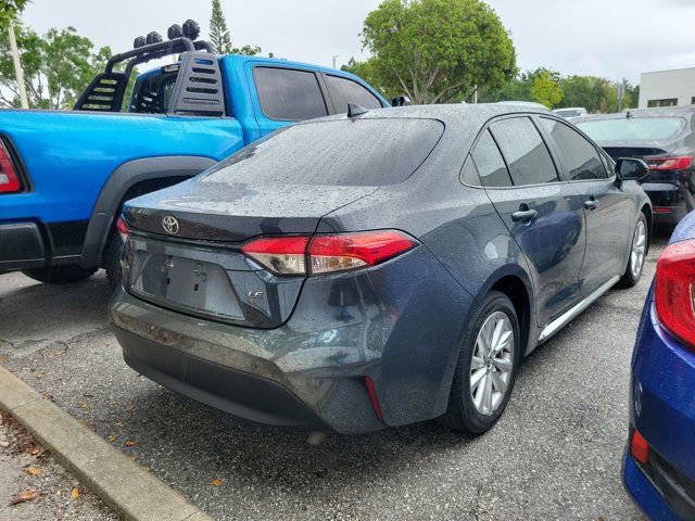 Used 2023 Toyota Corolla LE w/ LE Premium Package image 4