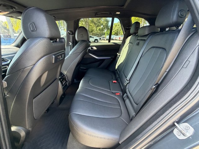 Used 2022 BMW X5 sDrive40i w/ Parking Assistance Package RWD image 14