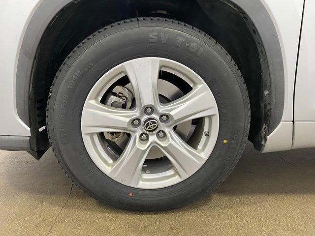 Certified 2020 Toyota Highlander LE image 25