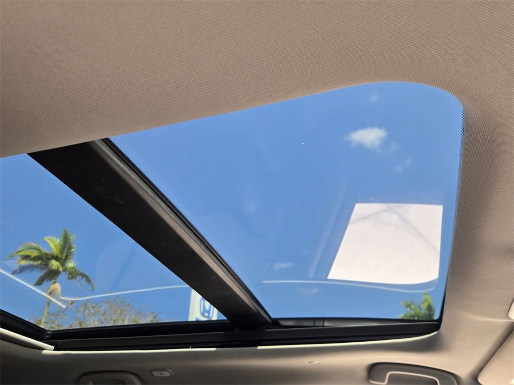 Certified 2024 Honda Pilot Touring image 18