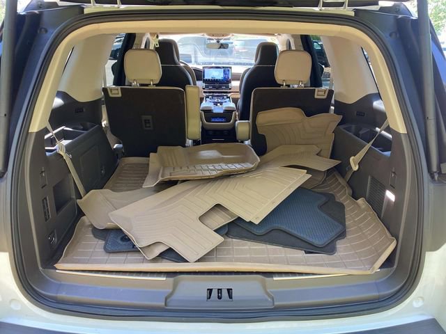 Used 2024 Lincoln Navigator Reserve AWD/4WD image 29