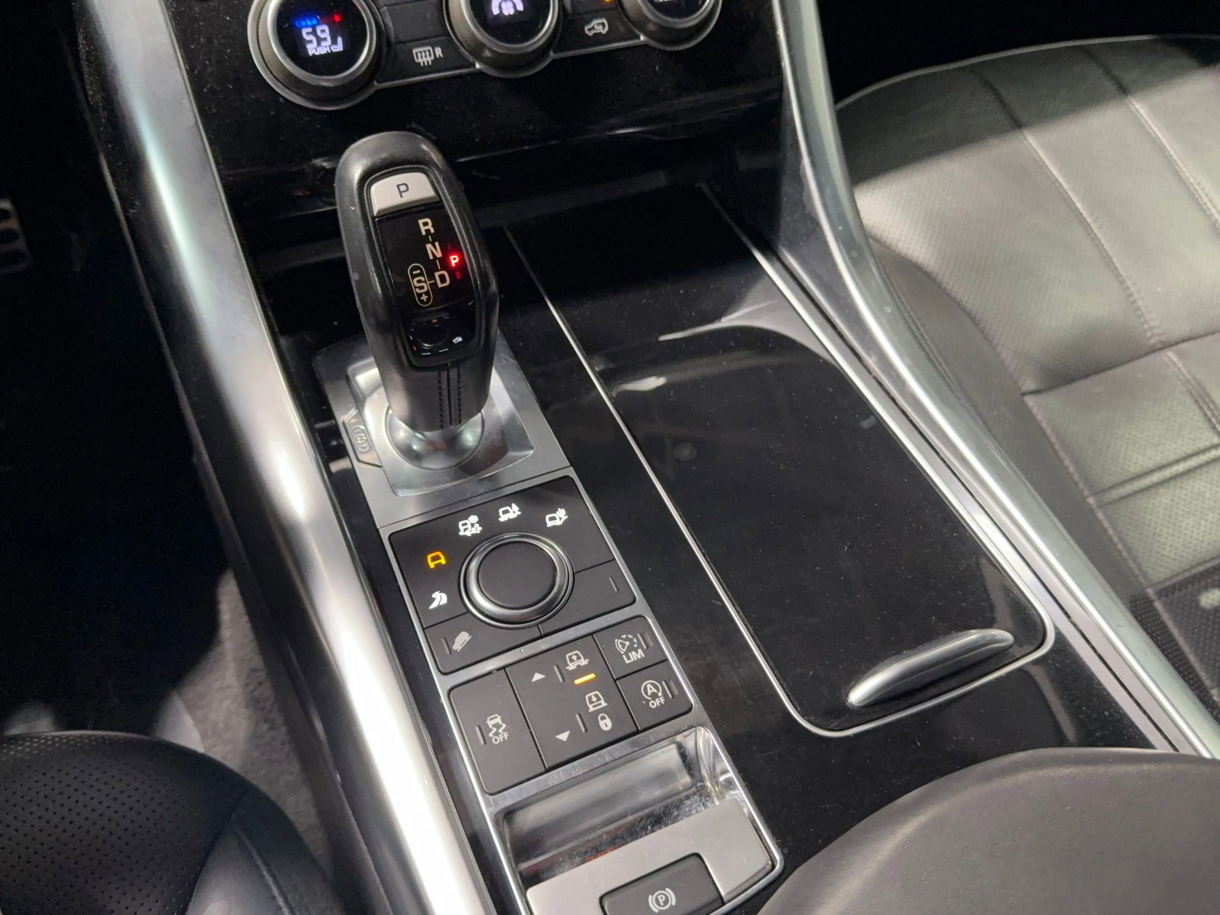 Used 2017 Land Rover Range Rover Sport HSE Dynamic image 39