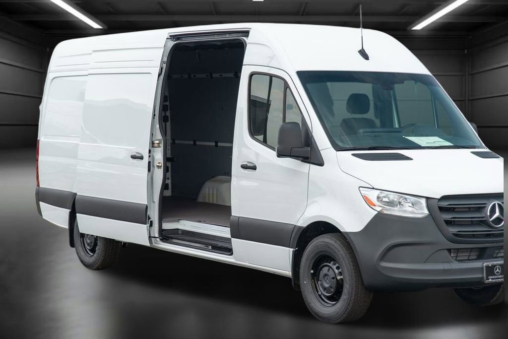 Used 2024 Mercedes-Benz Sprinter 2500 image 8