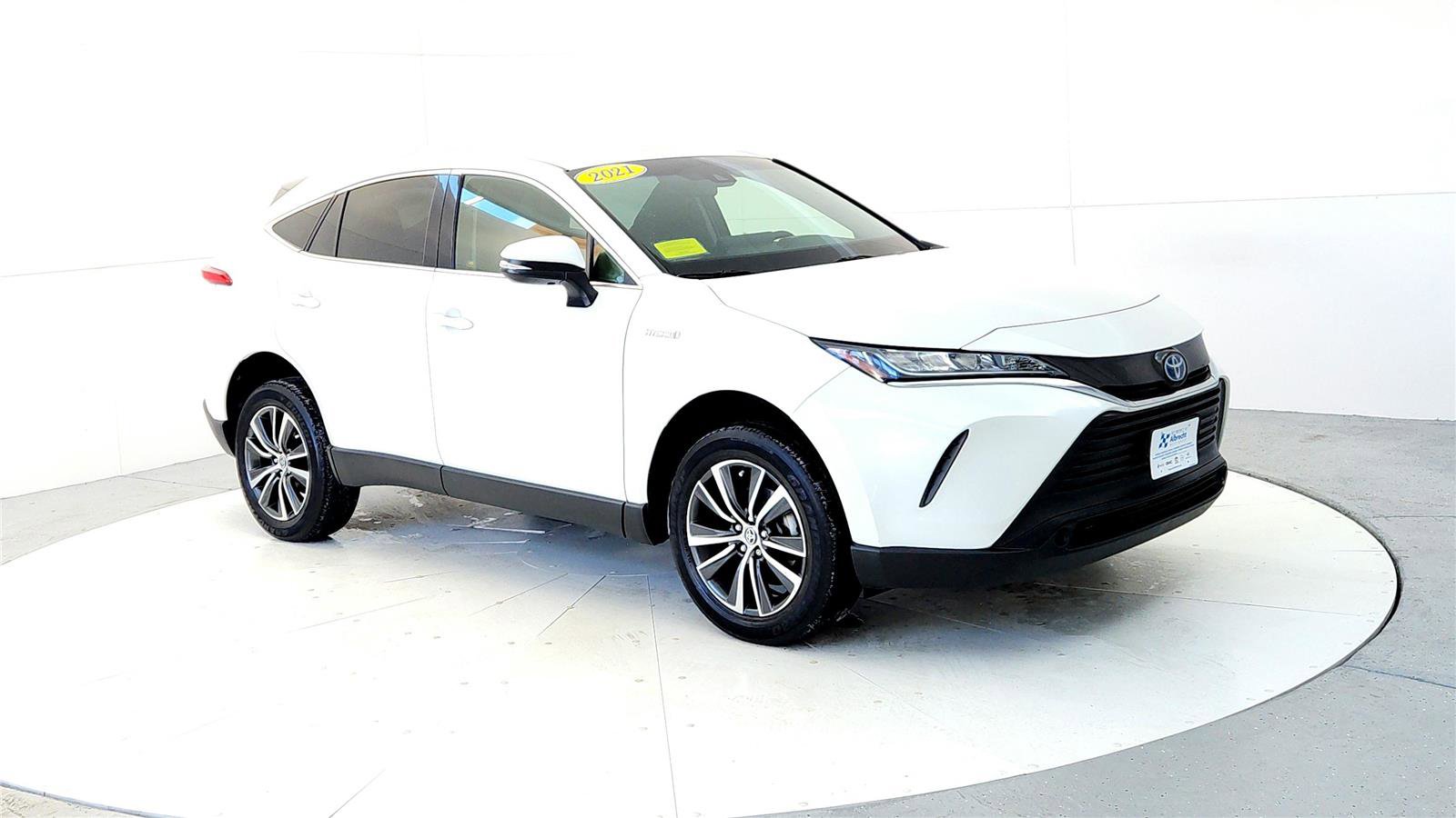 Used 2021 Toyota Venza LE w/ Carpet Mat Package (TMS) image 7