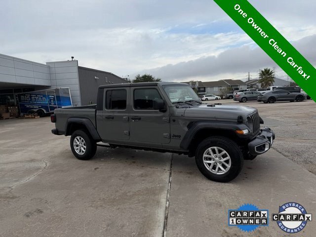 Used 2023 Jeep Gladiator Sport image 2