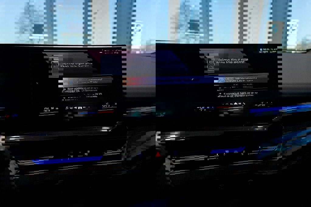 Used 2025 BMW 530i xDrive image 28