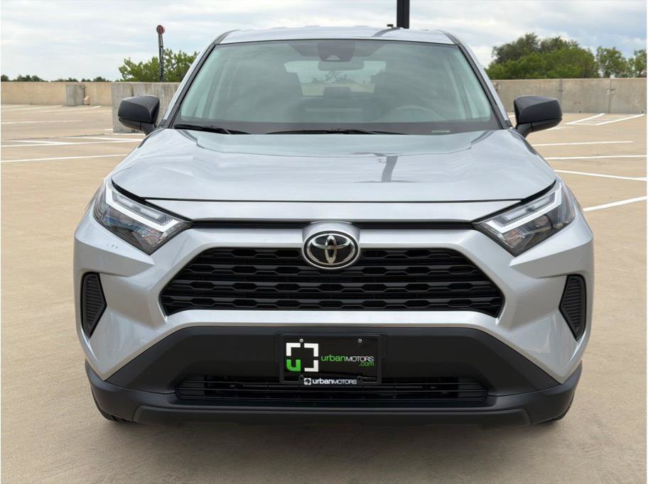 Used 2025 Toyota RAV4 LE AWD/4WD image 2