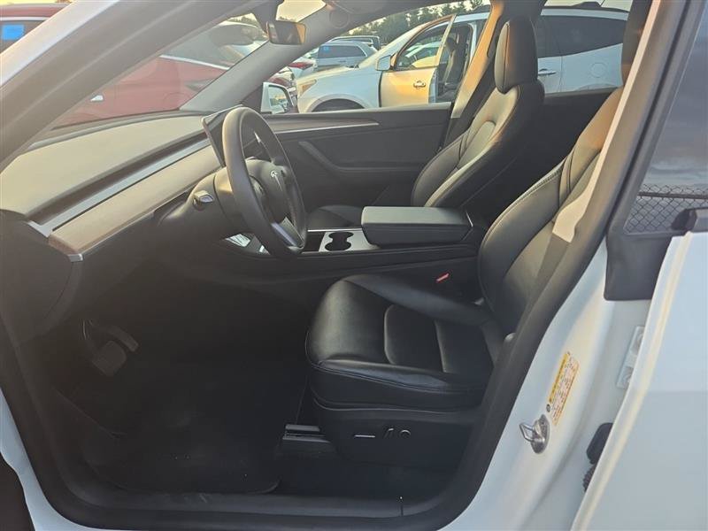 Used 2023 Tesla Model Y Long Range AWD/4WD image 2