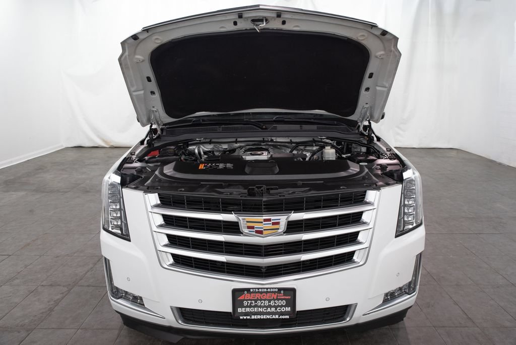 Used 2017 Cadillac Escalade ESV Premium Luxury AWD/4WD image 3