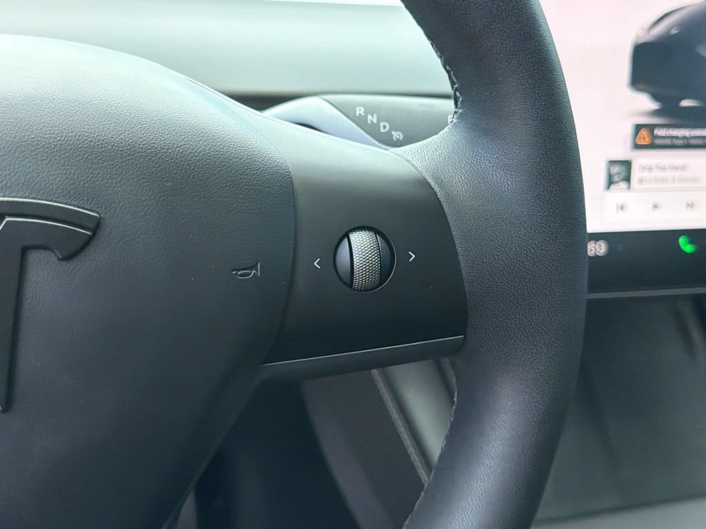 Used 2025 Tesla Model Y Long Range AWD/4WD image 23