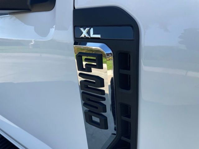 New 2026 Ford F250 XL w/ XL Chrome Package image 28
