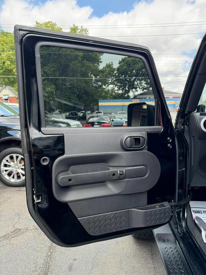 Used 2008 Jeep Wrangler Unlimited Sahara w/ Trailer Tow Group image 9