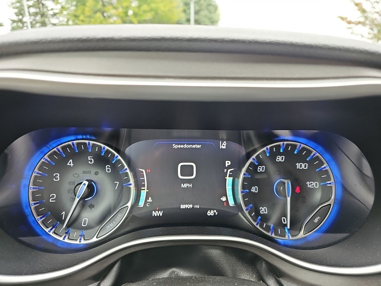 Used 2021 Chrysler Pacifica Touring-L w/ Uconnect Theater Family Group FWD image 24