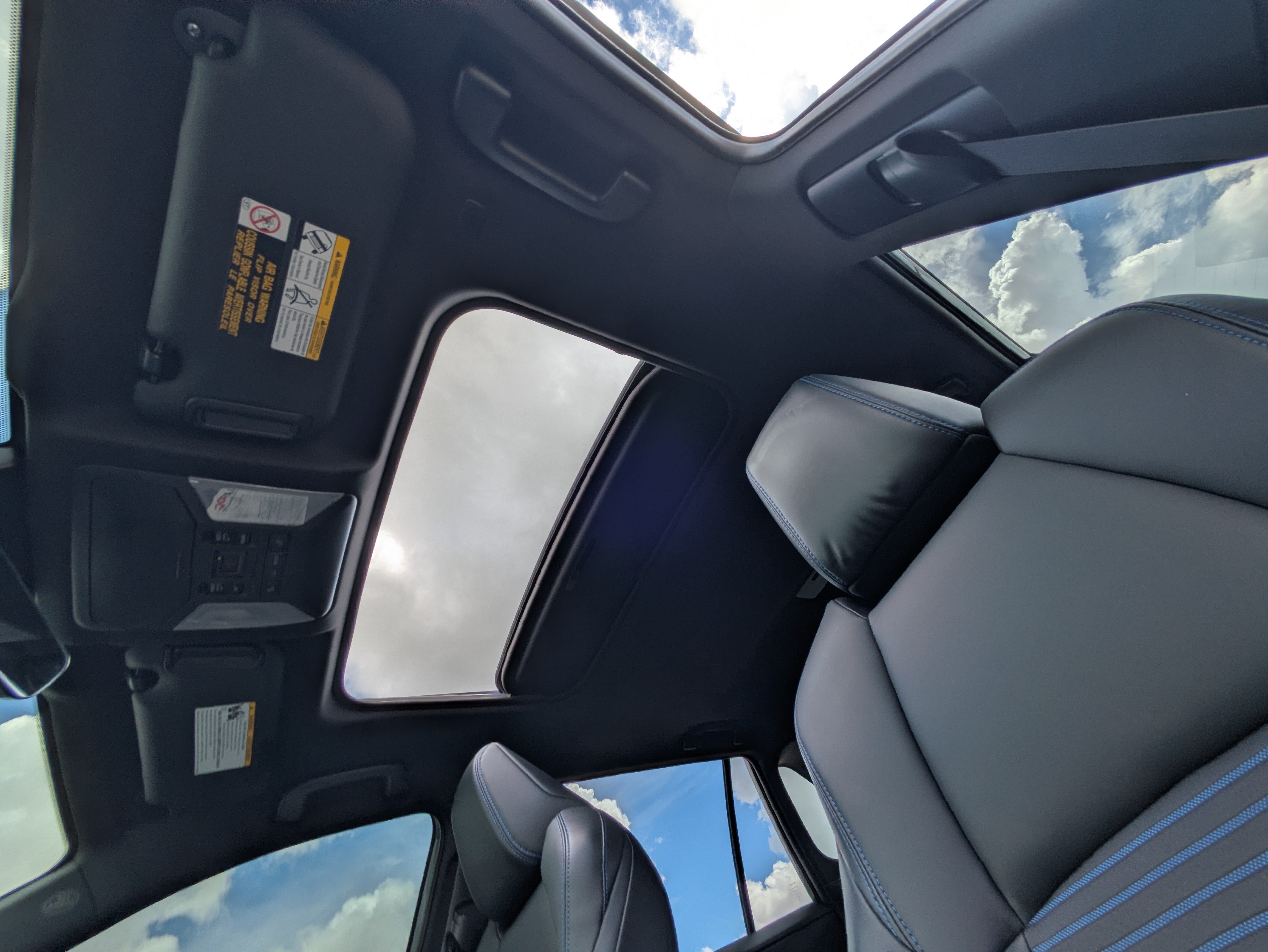 Used 2025 Toyota RAV4 XSE AWD/4WD image 36