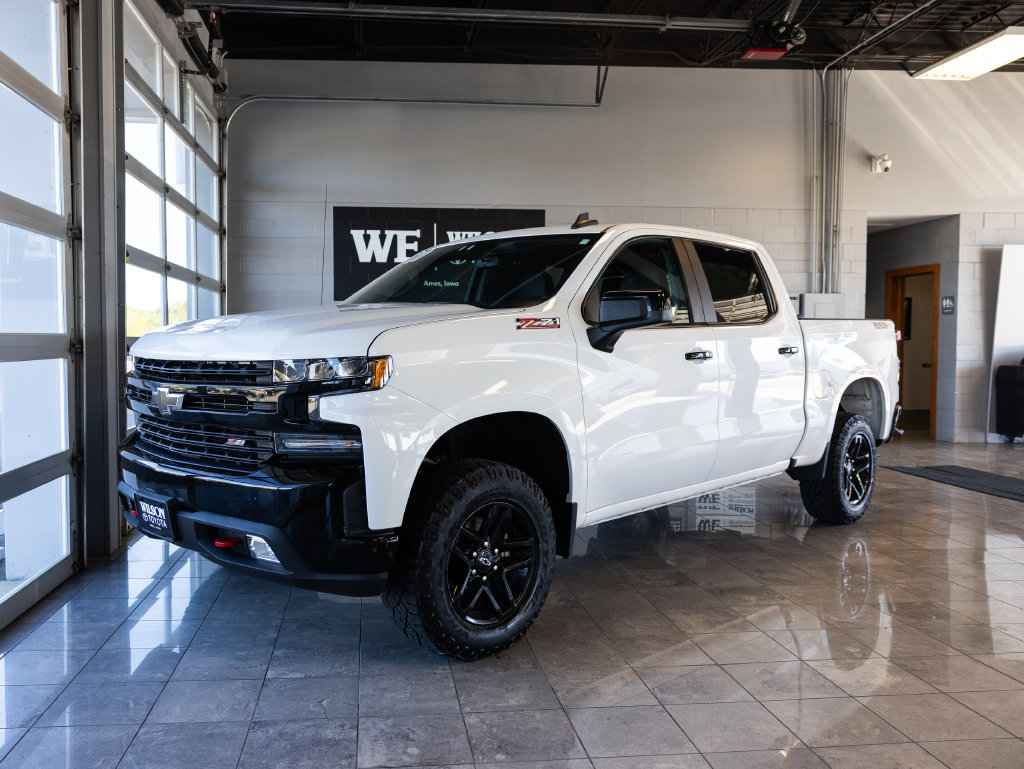Used 2020 Chevrolet Silverado 1500 LT Trail Boss AWD/4WD image 2