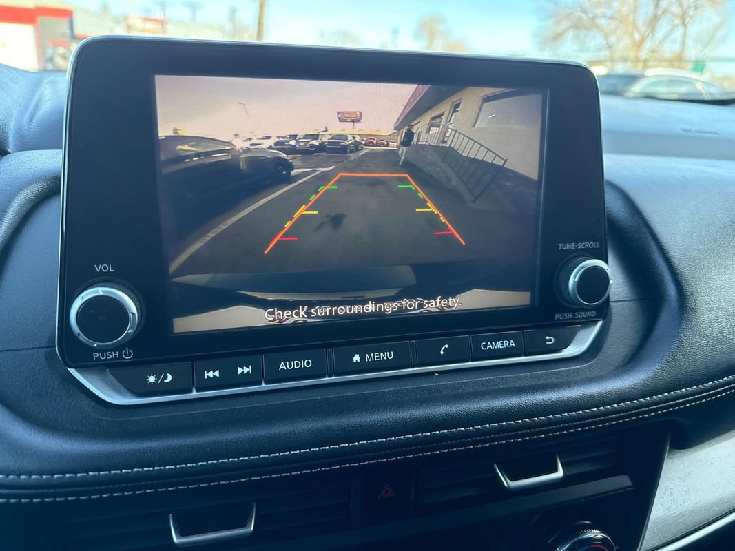 Used 2025 Nissan Rogue SV image 22