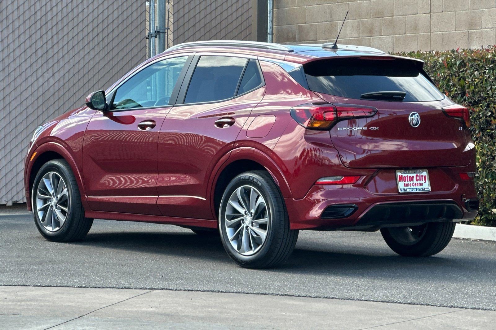 Used 2023 Buick Encore GX Select w/ Sport Touring Package FWD image 11