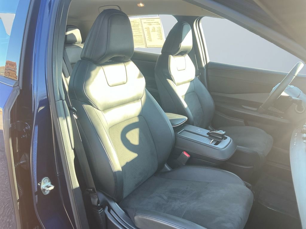 Used 2024 Nissan Ariya AWD image 16