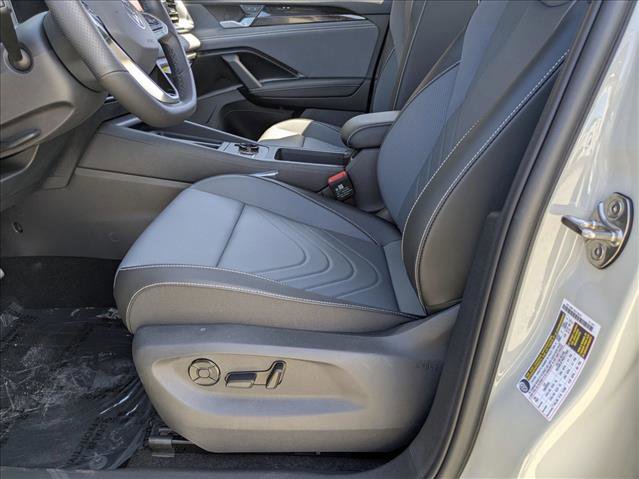 New 2026 Volkswagen Tiguan SE R-Line FWD image 4