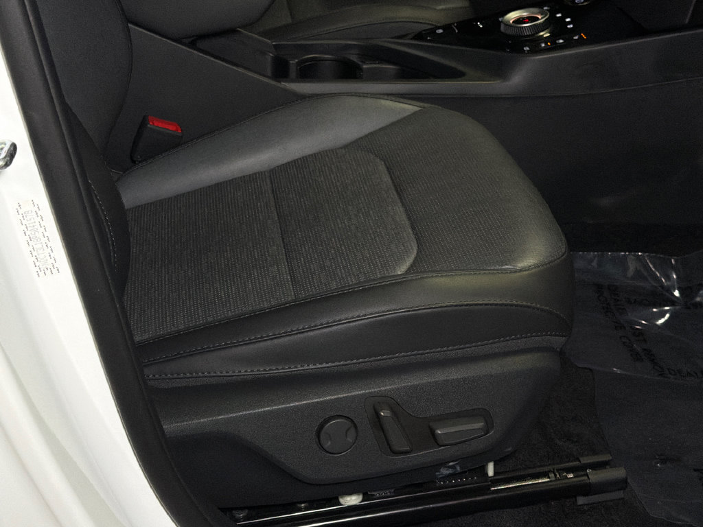 Certified 2023 Kia Niro Wave FWD image 13