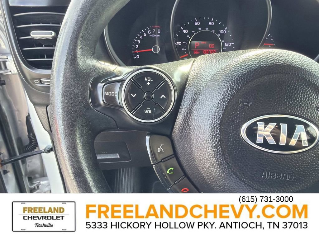 Used 2015 Kia Soul + image 27