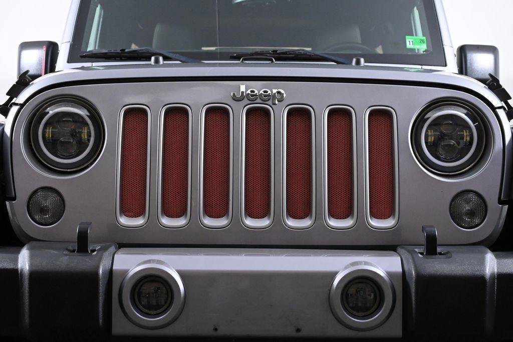 Used 2016 Jeep Wrangler Unlimited Sahara image 6
