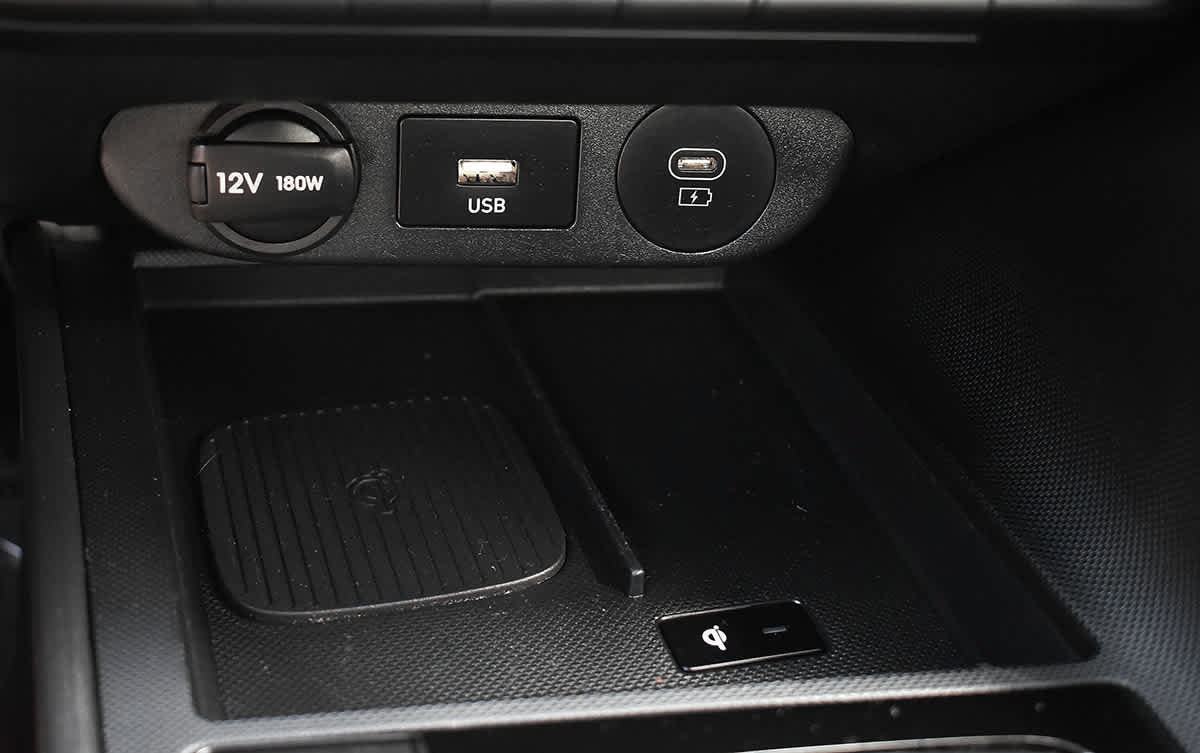 Used 2025 Hyundai Elantra Sport FWD image 19