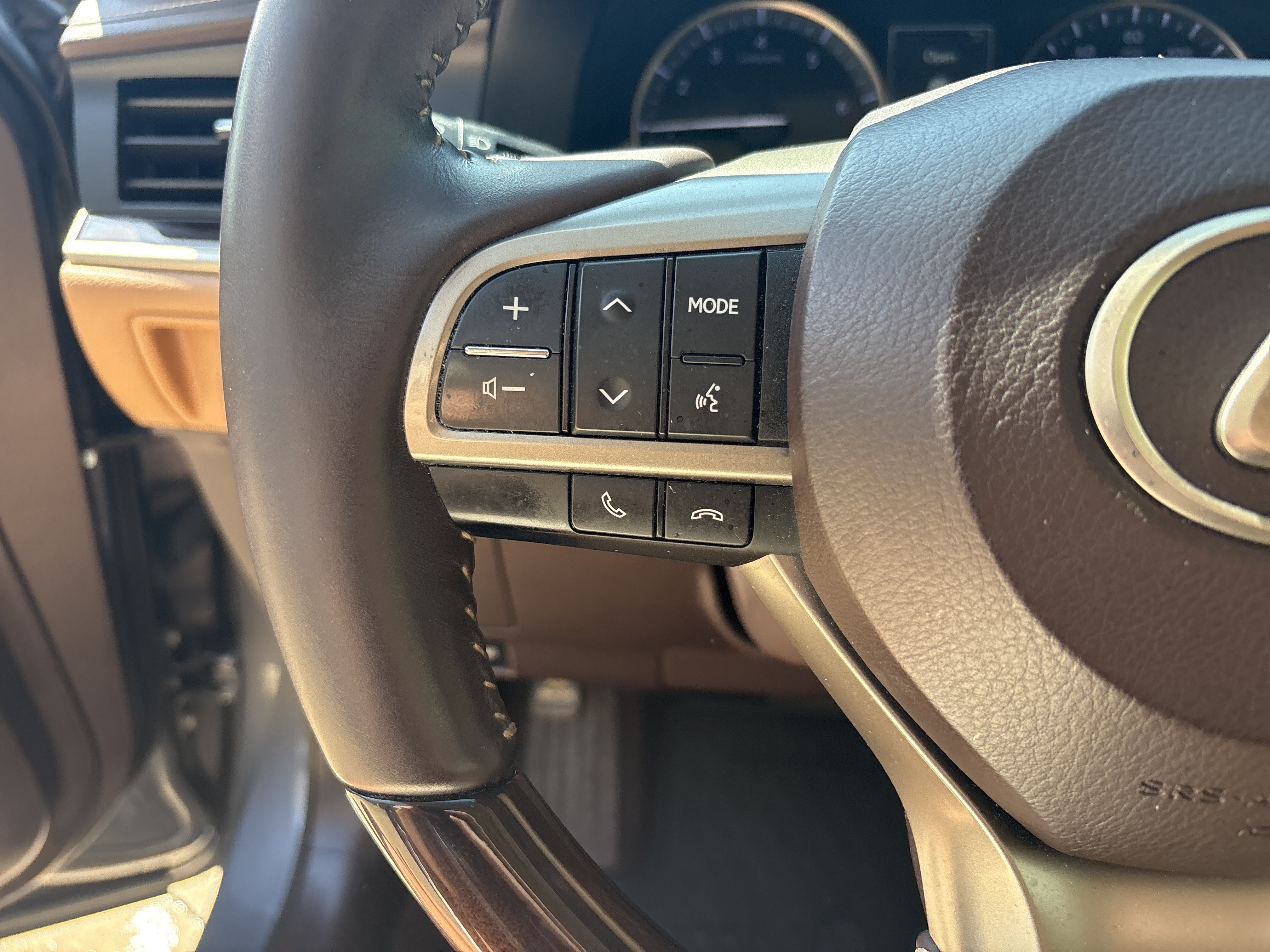 Used 2016 Lexus ES 350 w/ Luxury Package w/Wood Trim FWD image 19