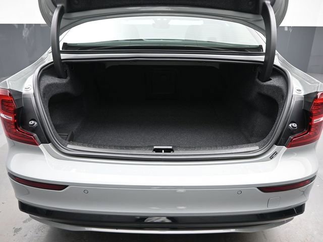 Used 2025 Volvo S60 B5 Plus image 27