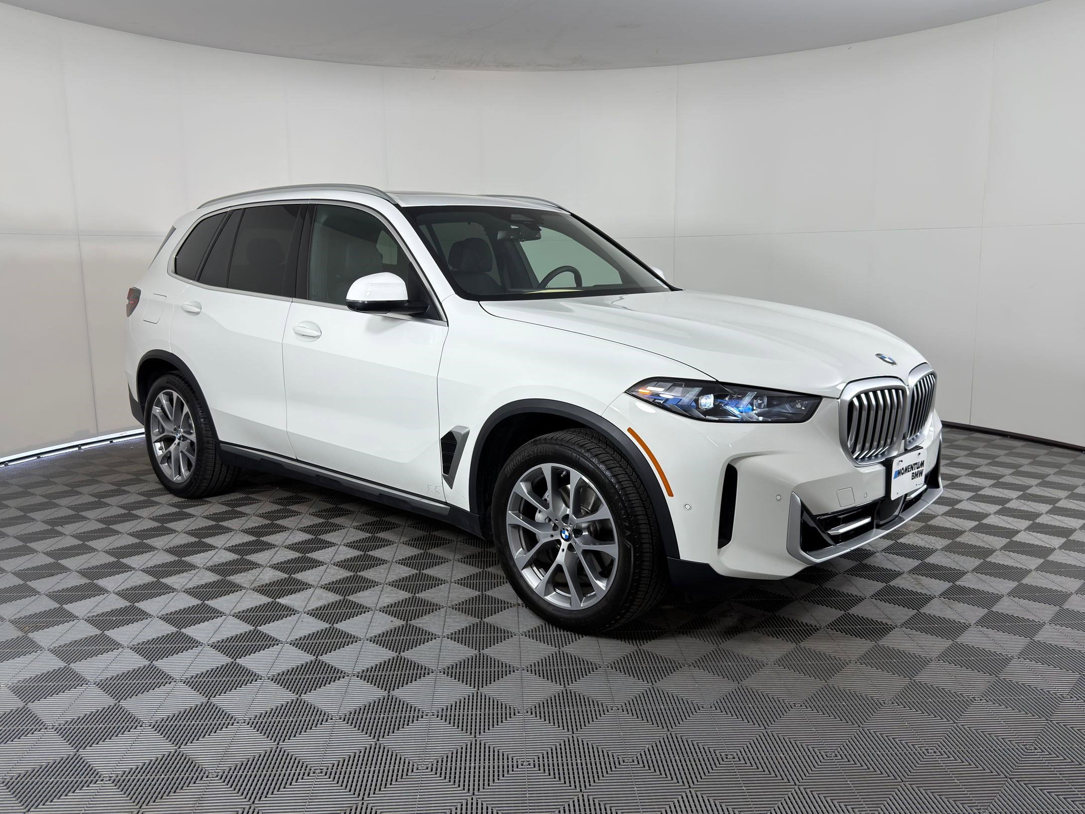 Used 2026 BMW X5 sDrive40i w/ Climate Comfort Package image 7