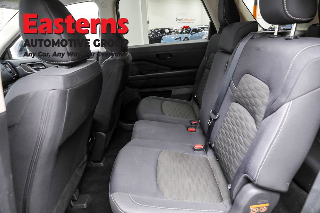 Used 2024 Nissan Pathfinder S image 21