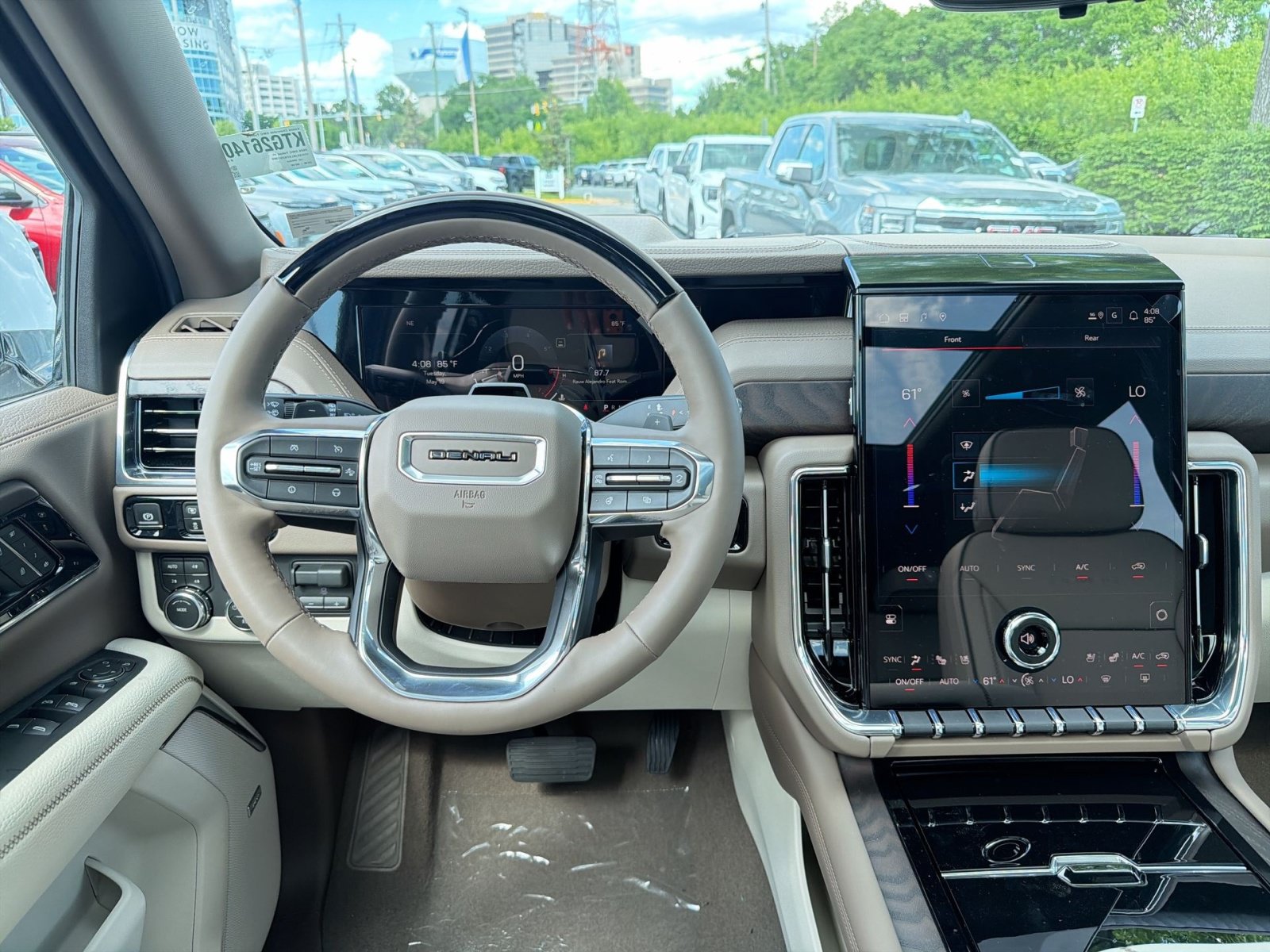 New 2026 GMC Yukon XL Denali w/ Denali Reserve Package AWD/4WD image 16