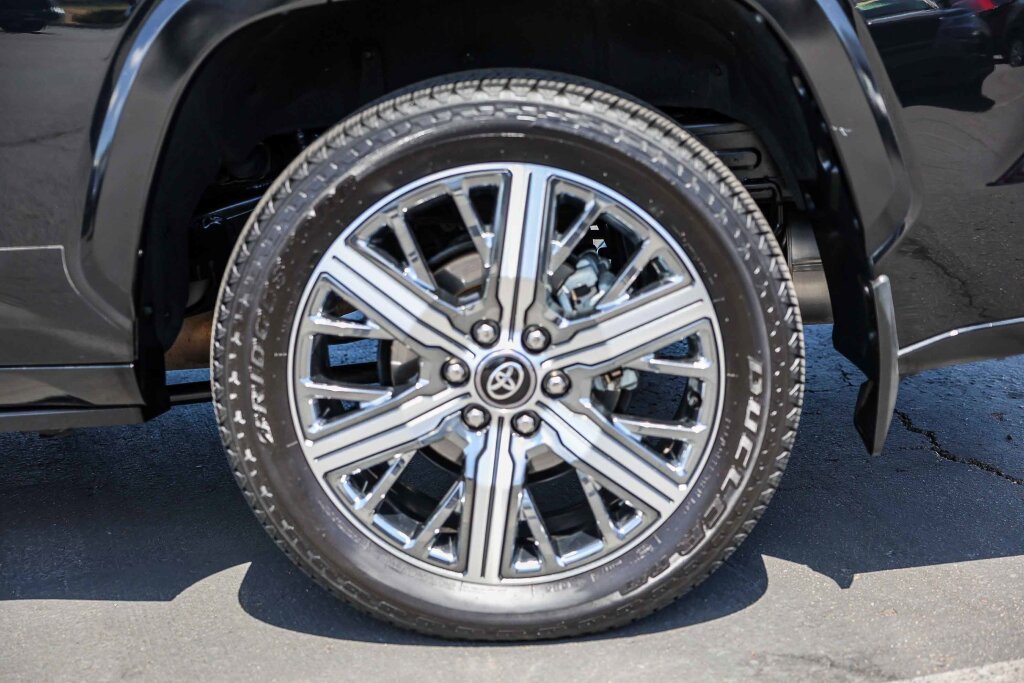 Certified 2025 Toyota Sequoia Capstone AWD/4WD image 32