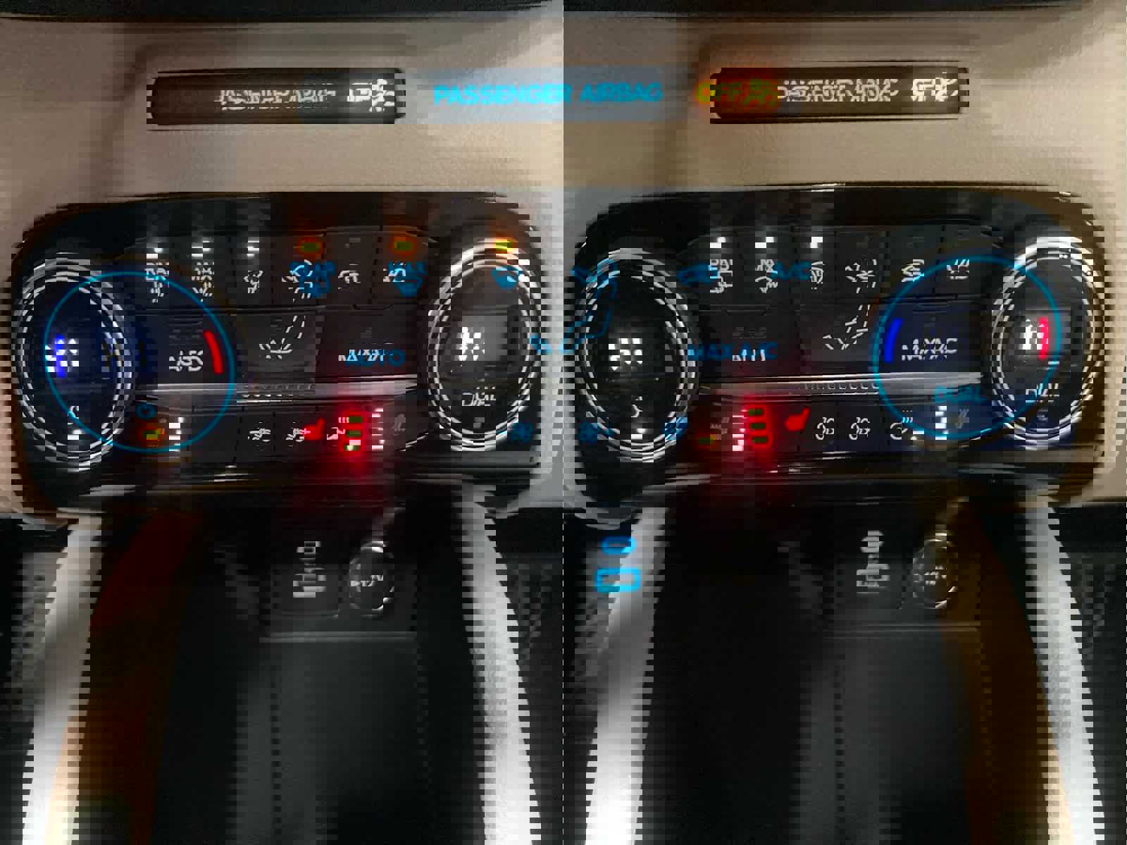 Used 2021 Ford Escape SE w/ SE Sport Appearance Package image 26