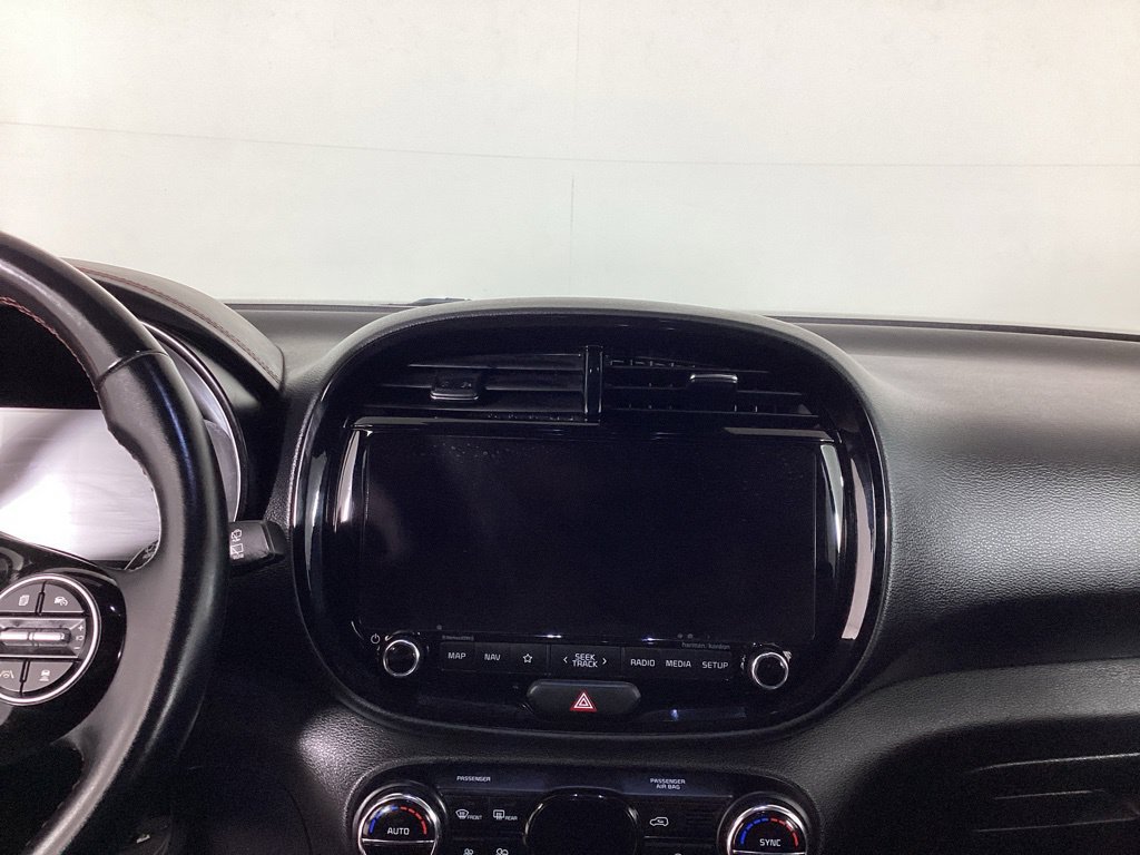 Used 2024 Kia Soul GT-Line w/ GT-Line Technology Package FWD image 18