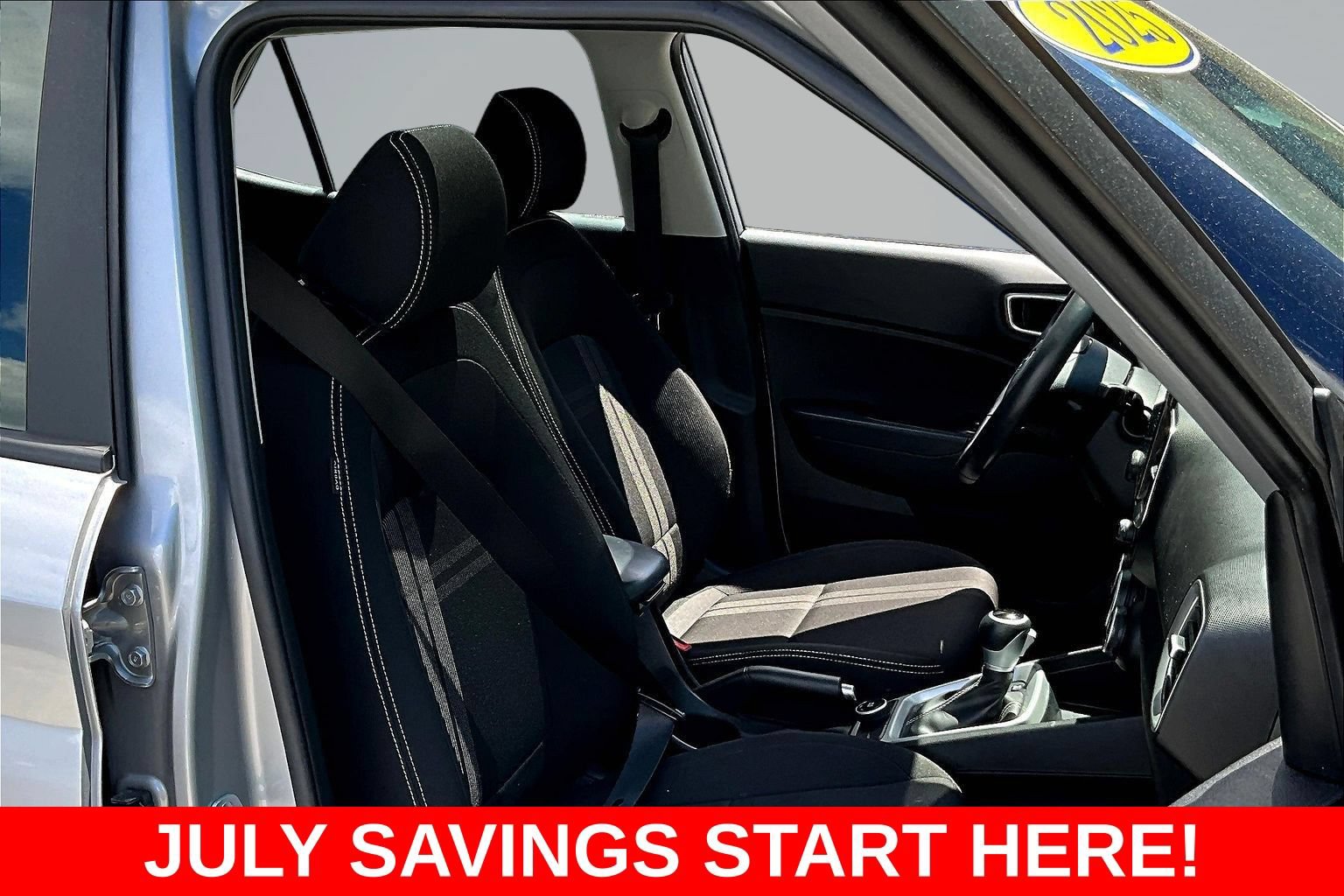 Used 2025 Hyundai Venue SEL FWD image 35